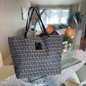 💯% authentic Fendi bag